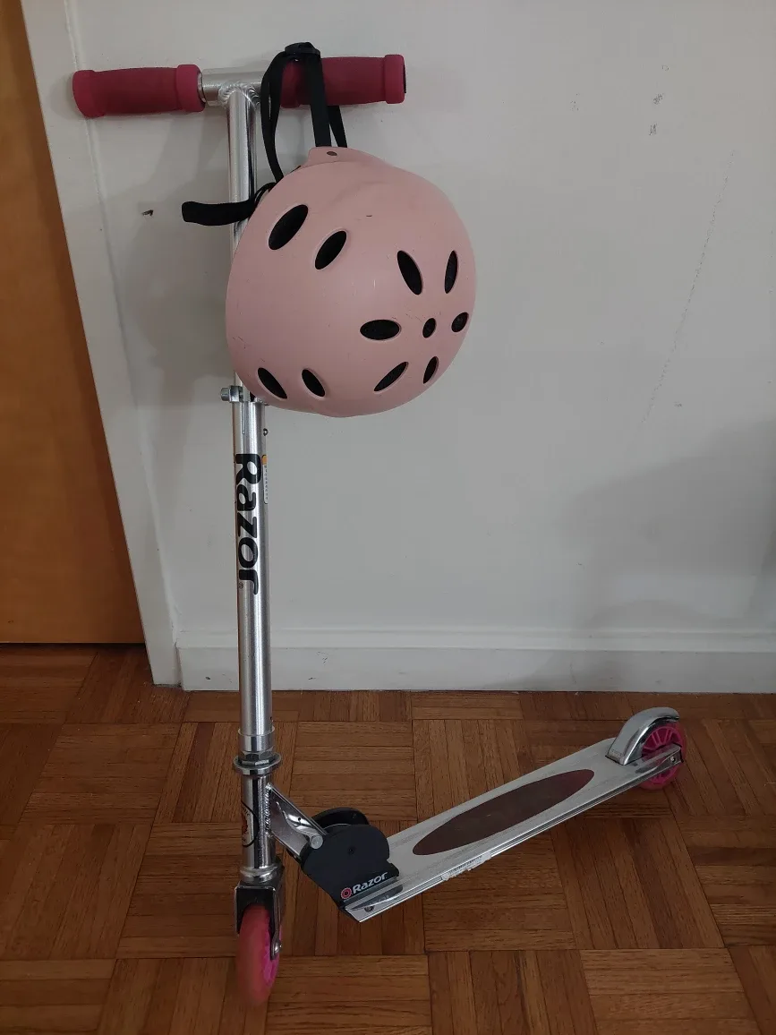 Razor Scooter & Kids Helmet Set