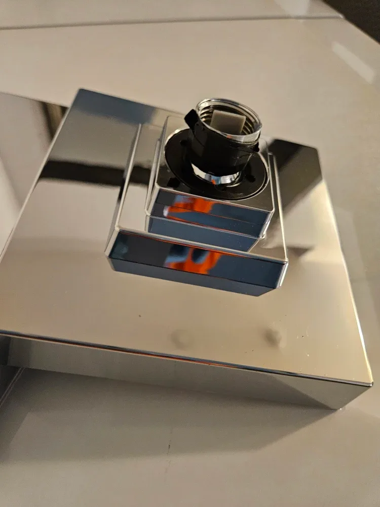 Delta Shower Head image indicator(2)