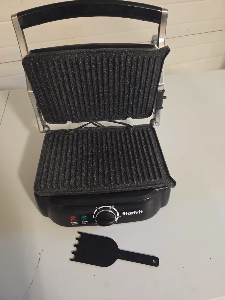 Starfrit Grill with Scraper