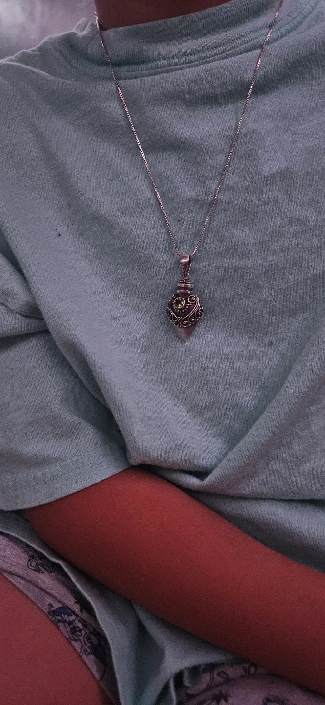 Heart-Shaped Perfume Bottle Necklace image indicator(2)