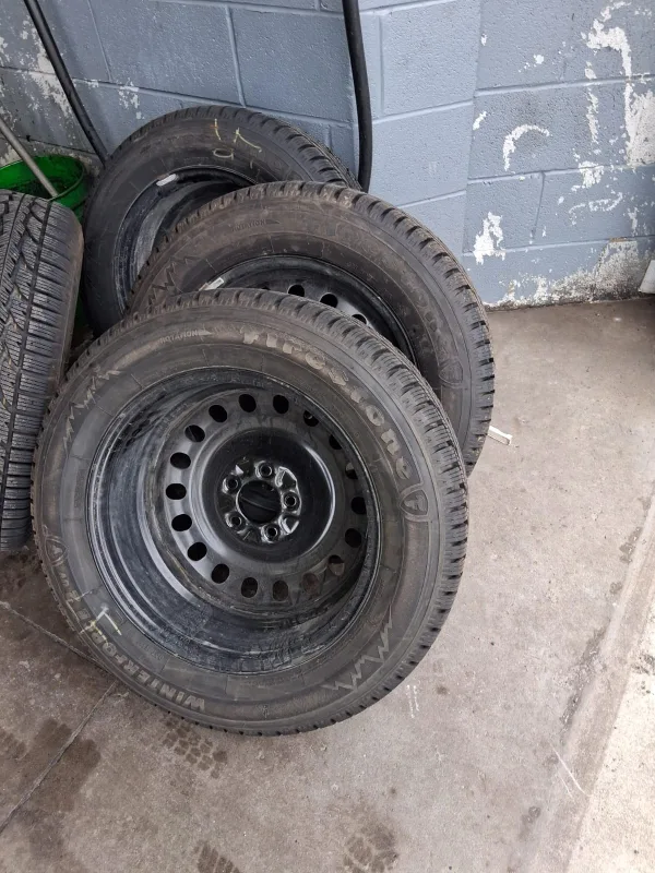 Firestone Winterforce Tires 225/60R17 image indicator(2)