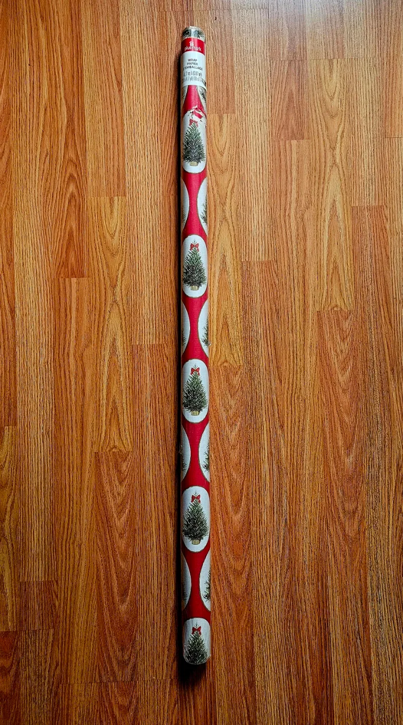 New Christmas Wrapping Paper ✨️🥕 #freecycle image indicator(4)