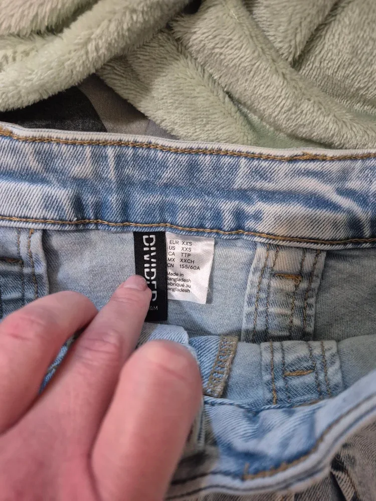 H&M Divided Denim Skirt - Size small image indicator(2)