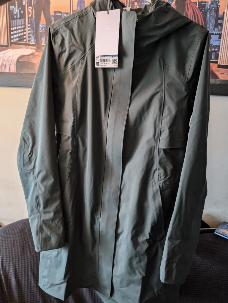 Lululemon Rain Rebel Jacket Size 8 - photo 2