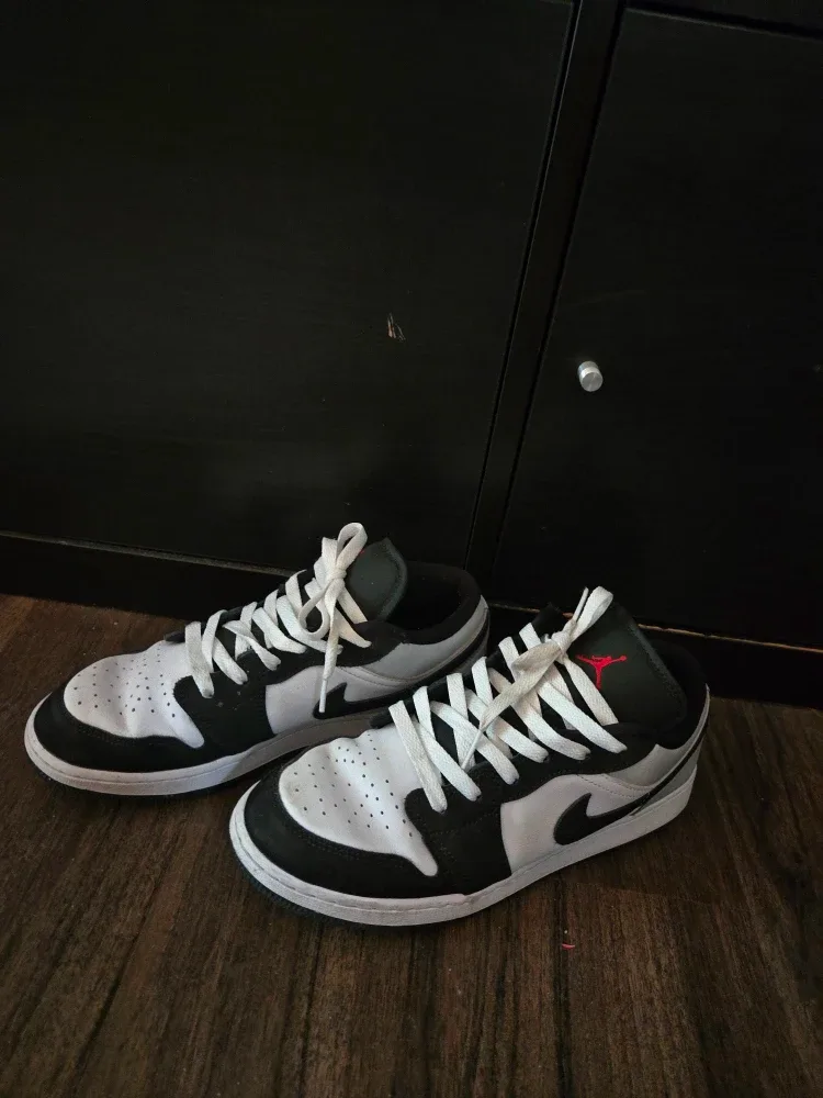 Nike Air Jordan 1 Low - Black/White