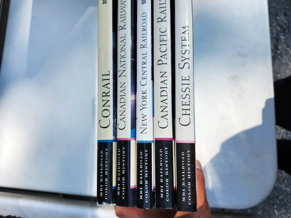 MBI RAILROAD COLOR HISTORY BOOK SET image indicator(3)