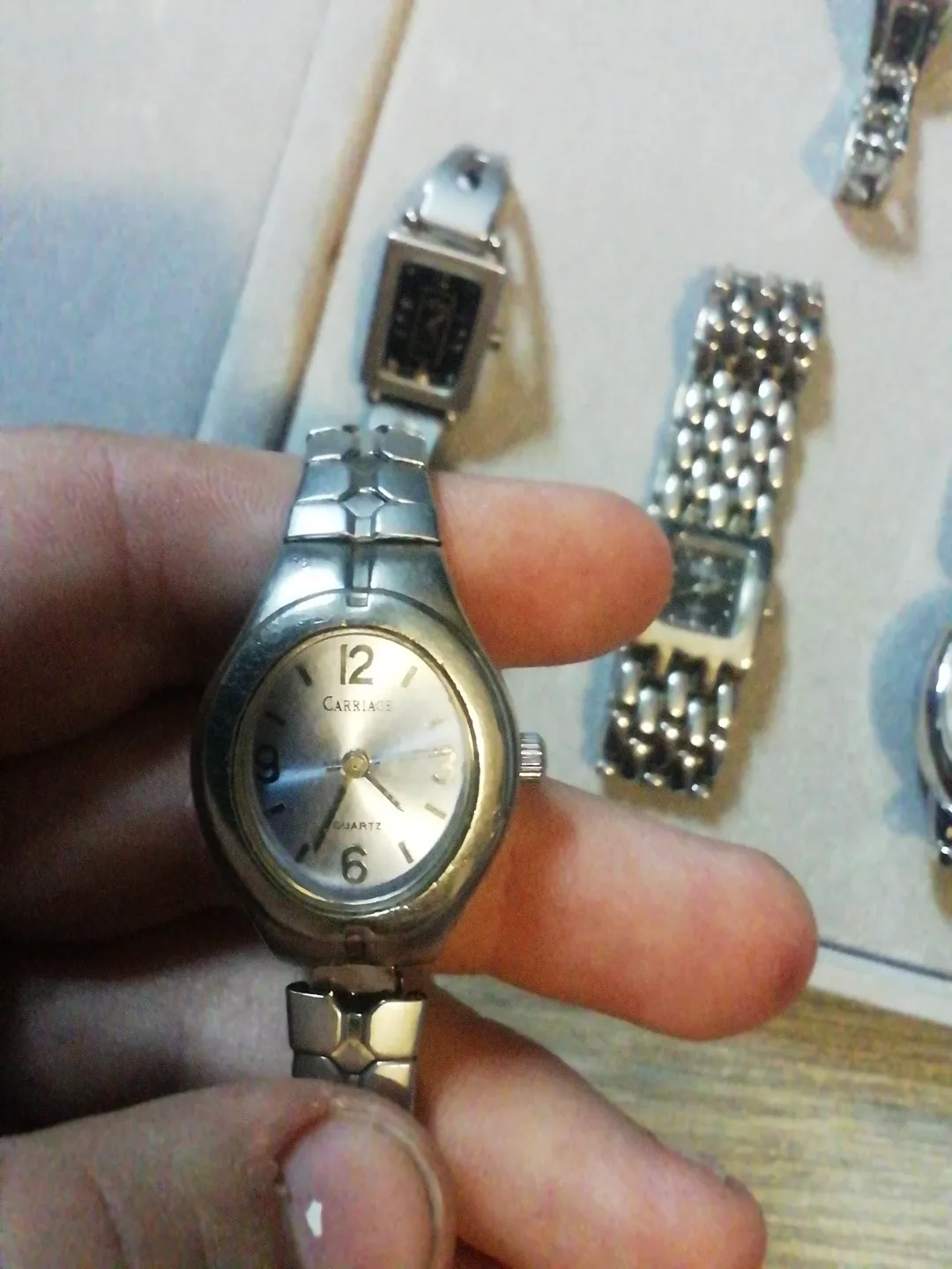 Lot of  Fashionable Watches for me and women image indicator(5)