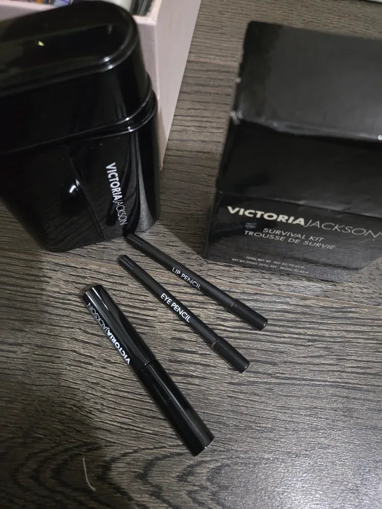 Victoria Jackson Survival Kit Trousse de Survie image indicator(2)