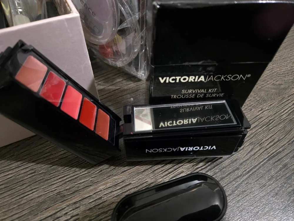 Victoria Jackson Survival Kit Trousse de Survie image indicator(5)