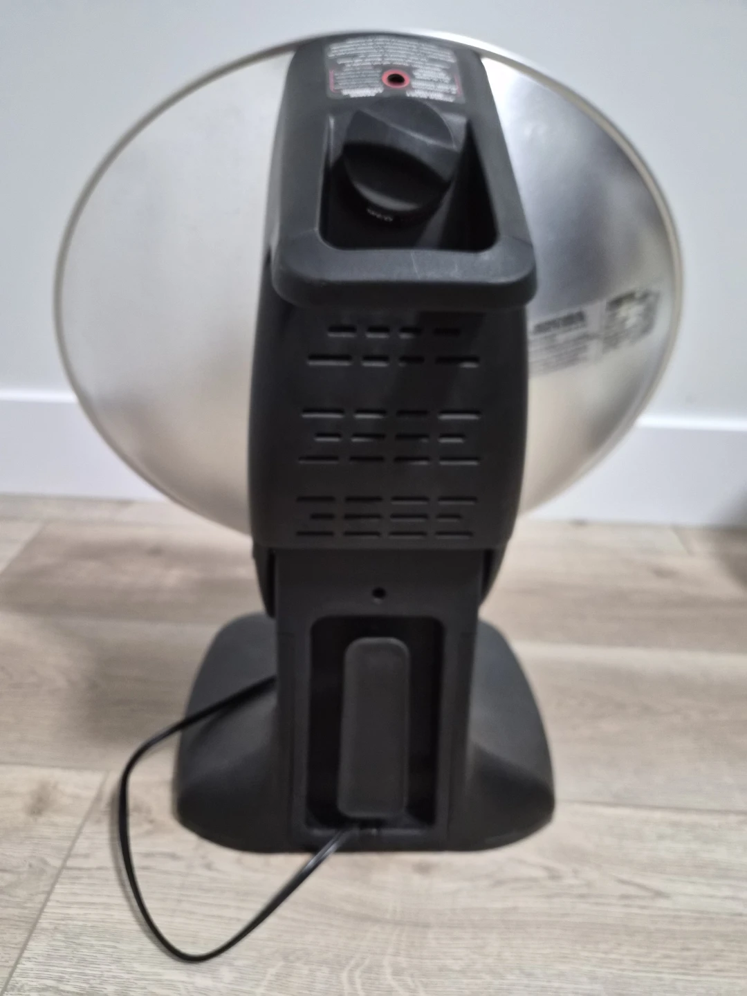 Presto HeatDish + Tilt Electric Heater - photo 3