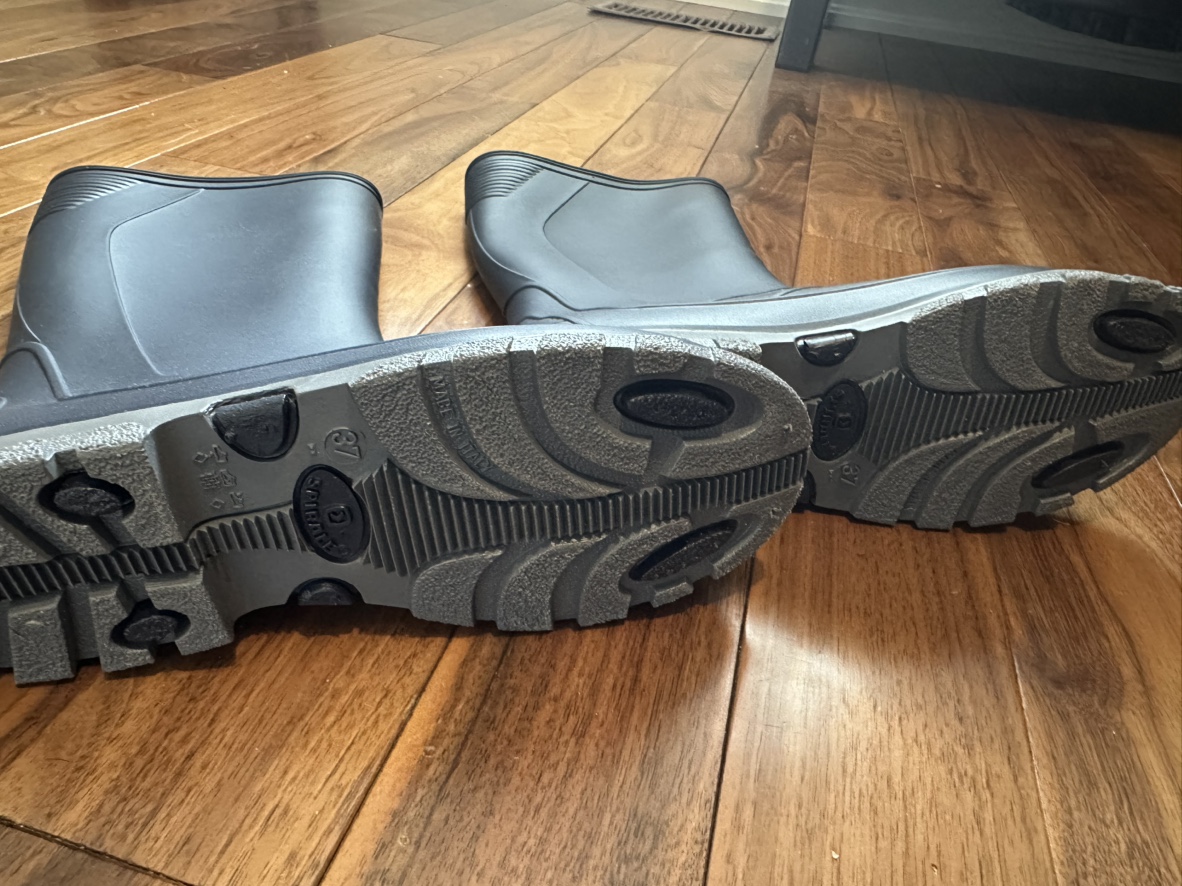 Grey Rubber Rain Boots, kids size 5 - photo 2