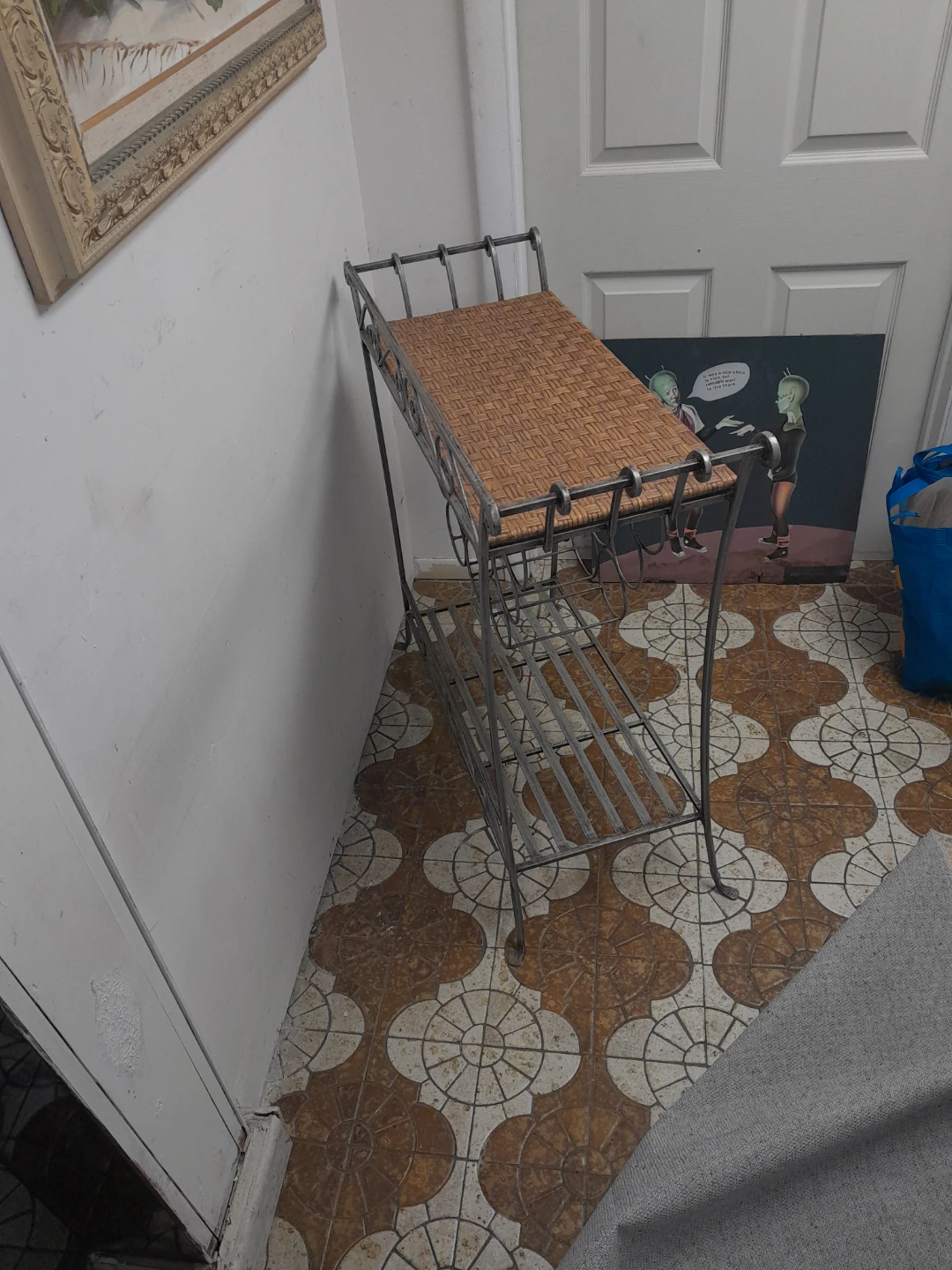 Wicker Top Metal Wine Rack Table - photo 3
