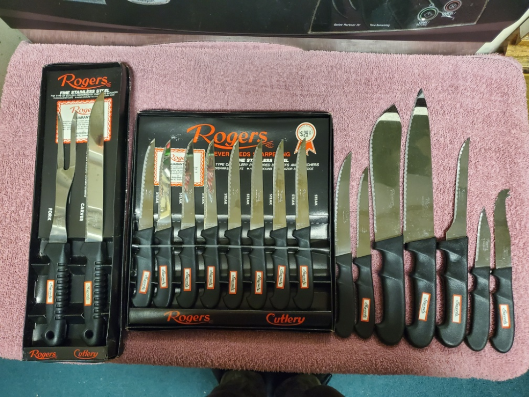 Rogers Cutlery Knife Set