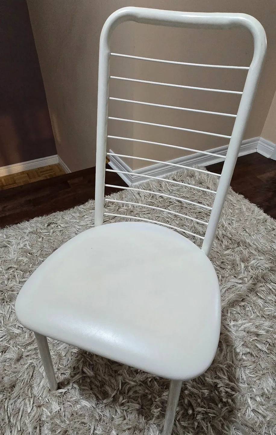 White  Chairs image indicator(6)