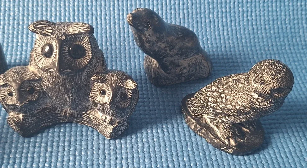 A lot  of 5 vintage soapstone figurines image indicator(4)