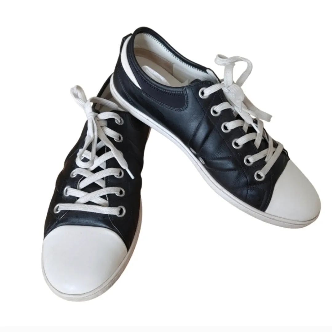 Louis Vuitton Black White Leather Sneakers thumbnail