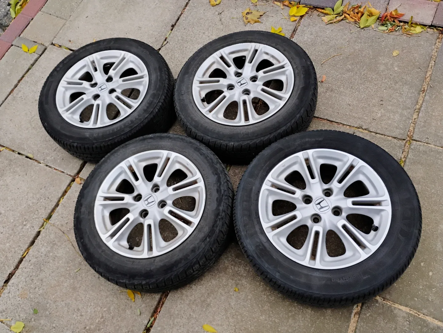 Honda rims and all season tires 175/65/15 image indicator(2)