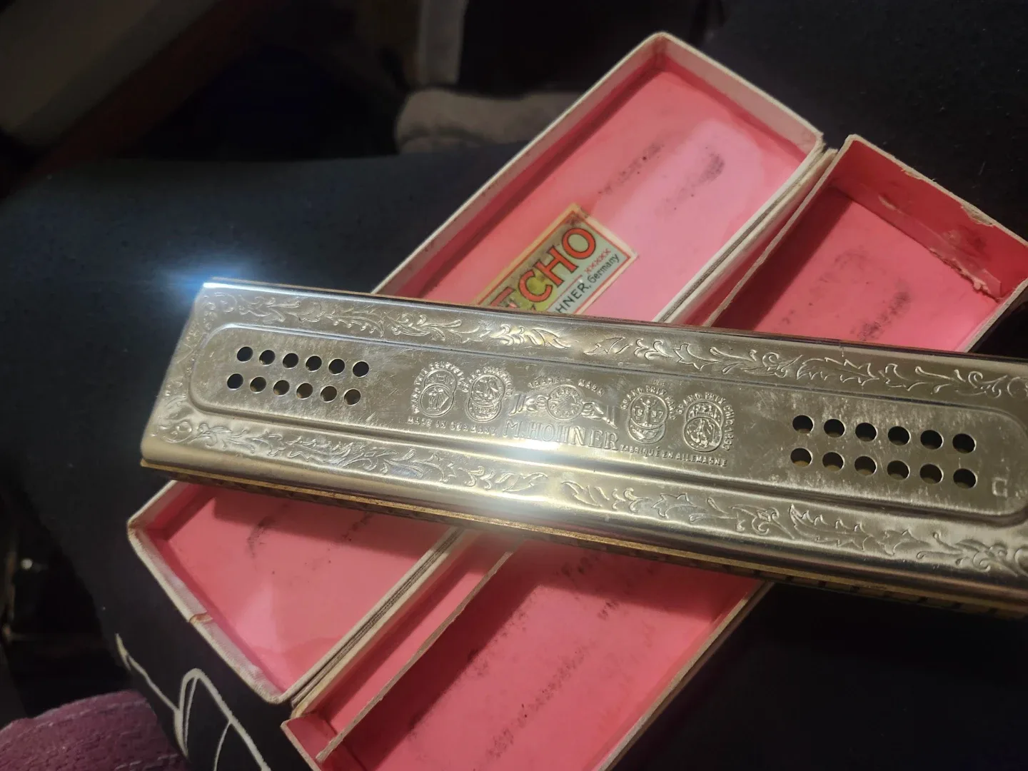 Hohner The Echo Bell Metal Reeds Harmonica image indicator(2)