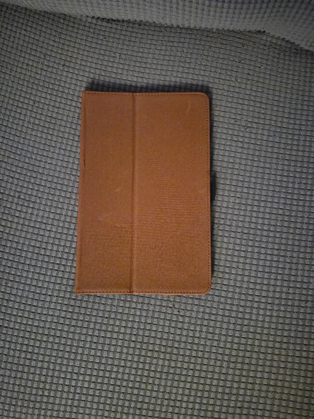 Skinny Dip iPad 2 Flip Case - Melton Wool - Black/Tan image indicator(3)