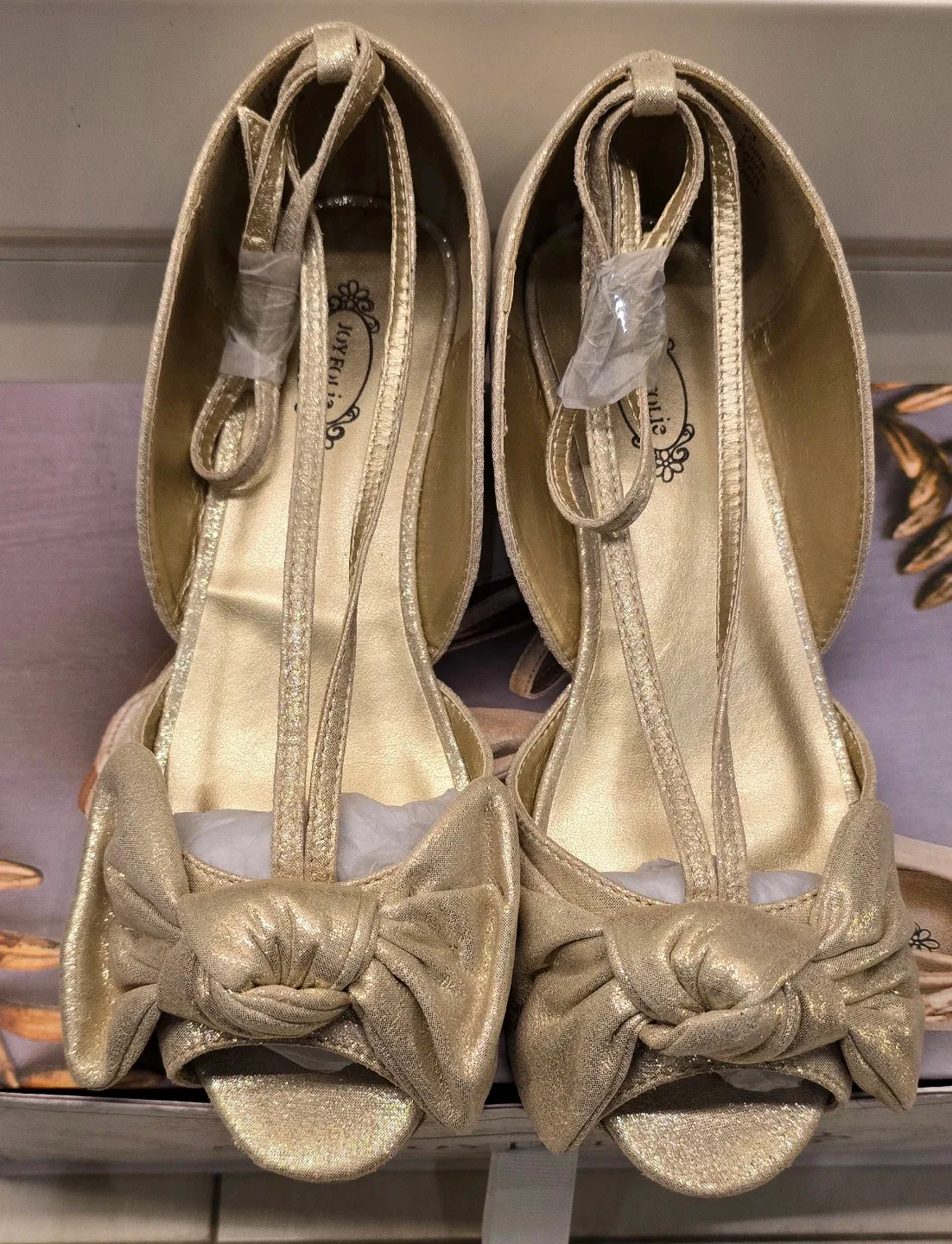 NEW! Girl's Joyfolie Gold Heels! Size 3 - Youth image indicator(2)