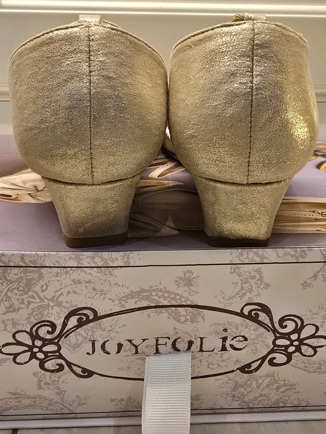 NEW! Girl's Joyfolie Gold Heels! Size 3 - Youth image indicator(5)