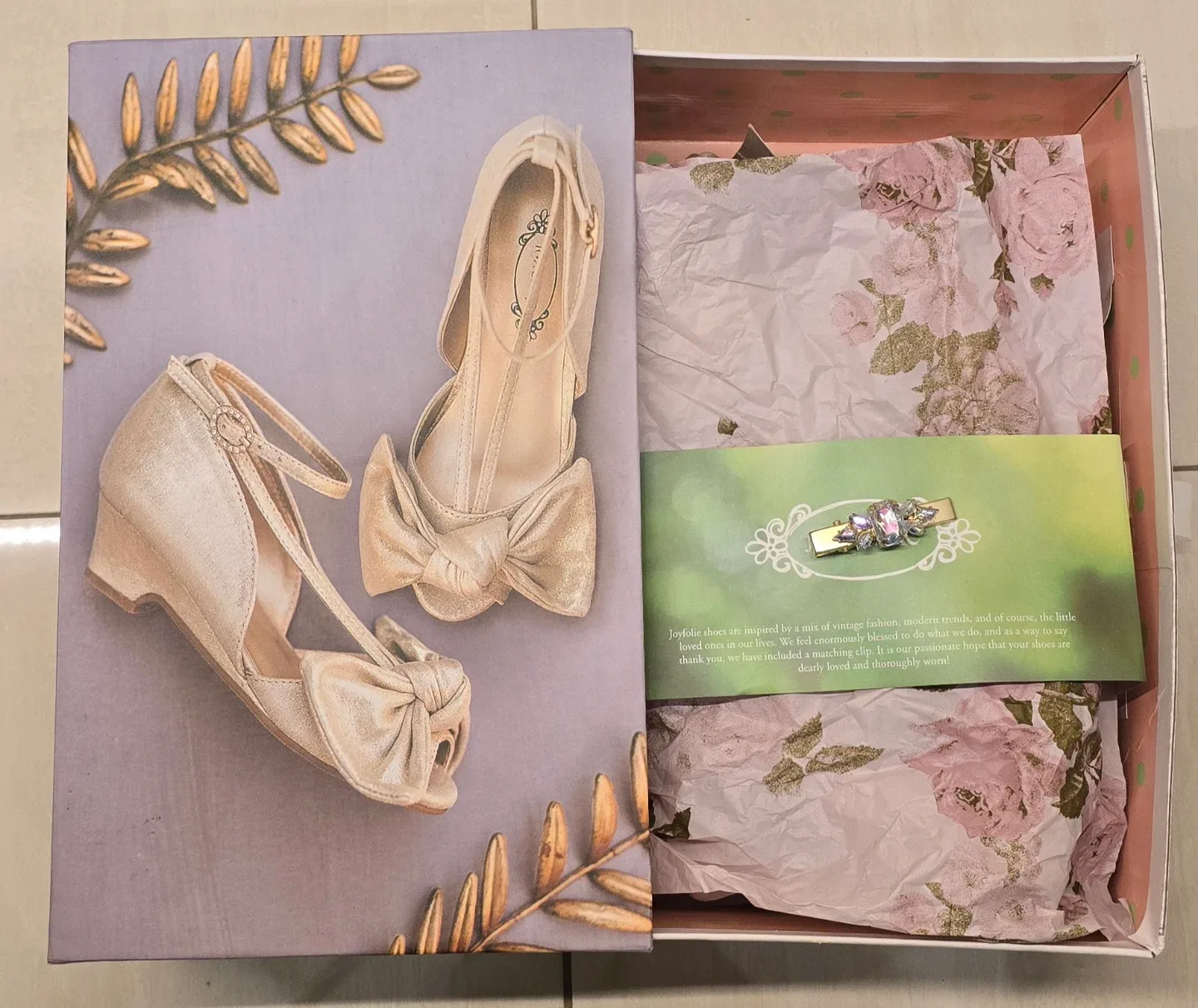 NEW! Girl's Joyfolie Gold Heels! Size 3 - Youth image indicator(9)