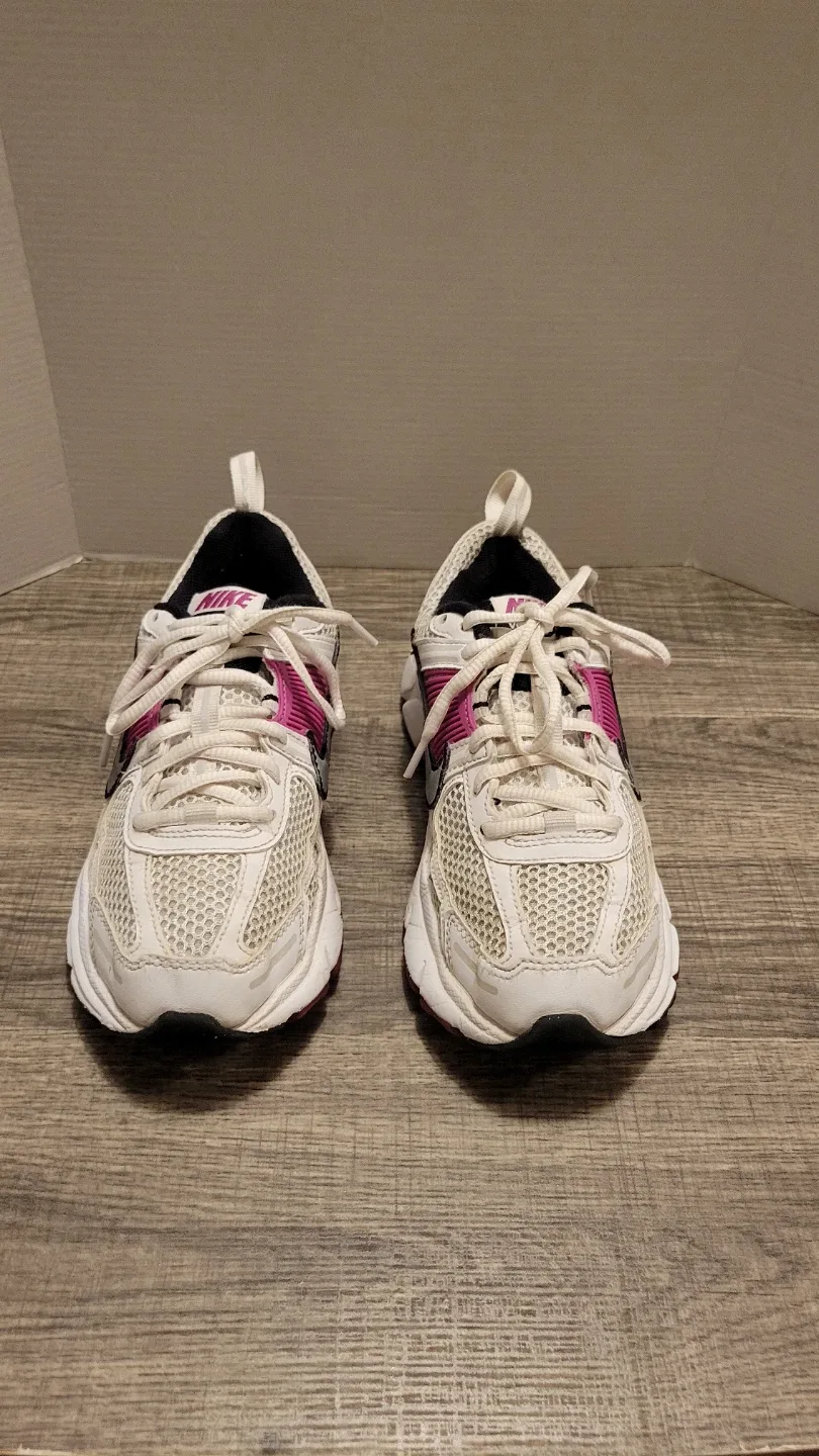 Nike Running Shoes - Size US 3Y image indicator(2)