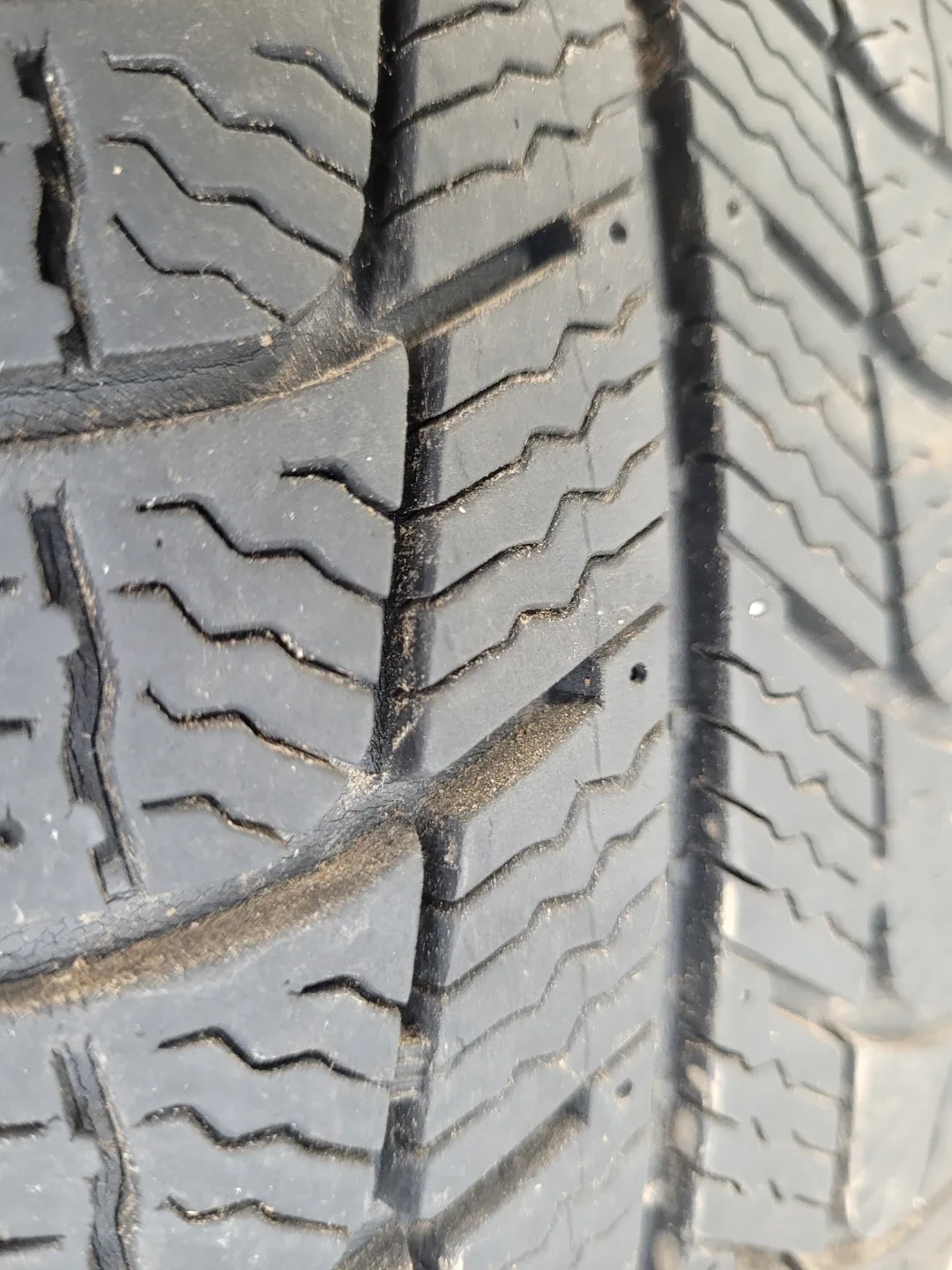 Used 175/65R15 winter Tires - and free Honda rims image indicator(2)