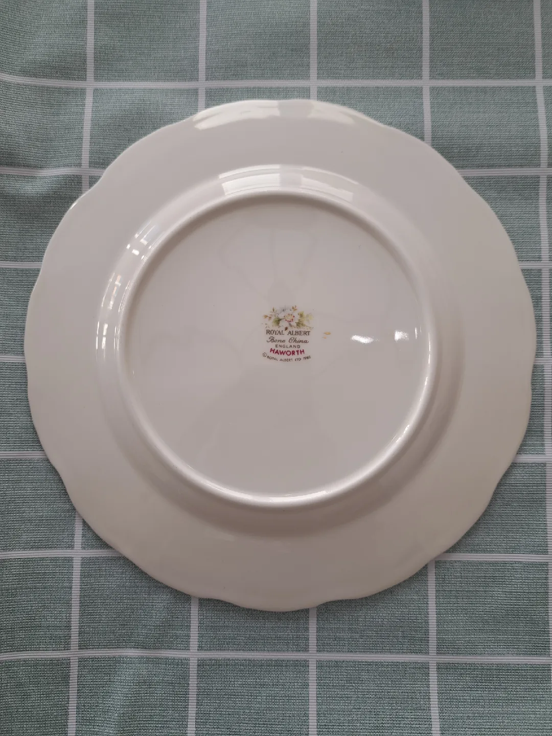 ROYAL ALBERT HAYWORTH 1987 LIMITED EDITION image indicator(3)