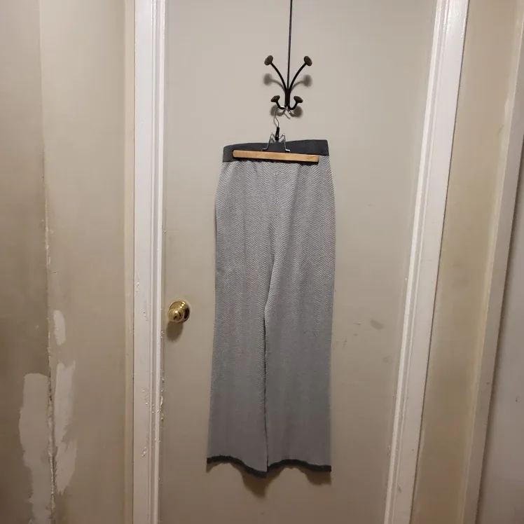 Grey Knit Turtleneck Sweater and Pants Set - Size Small image indicator(2)