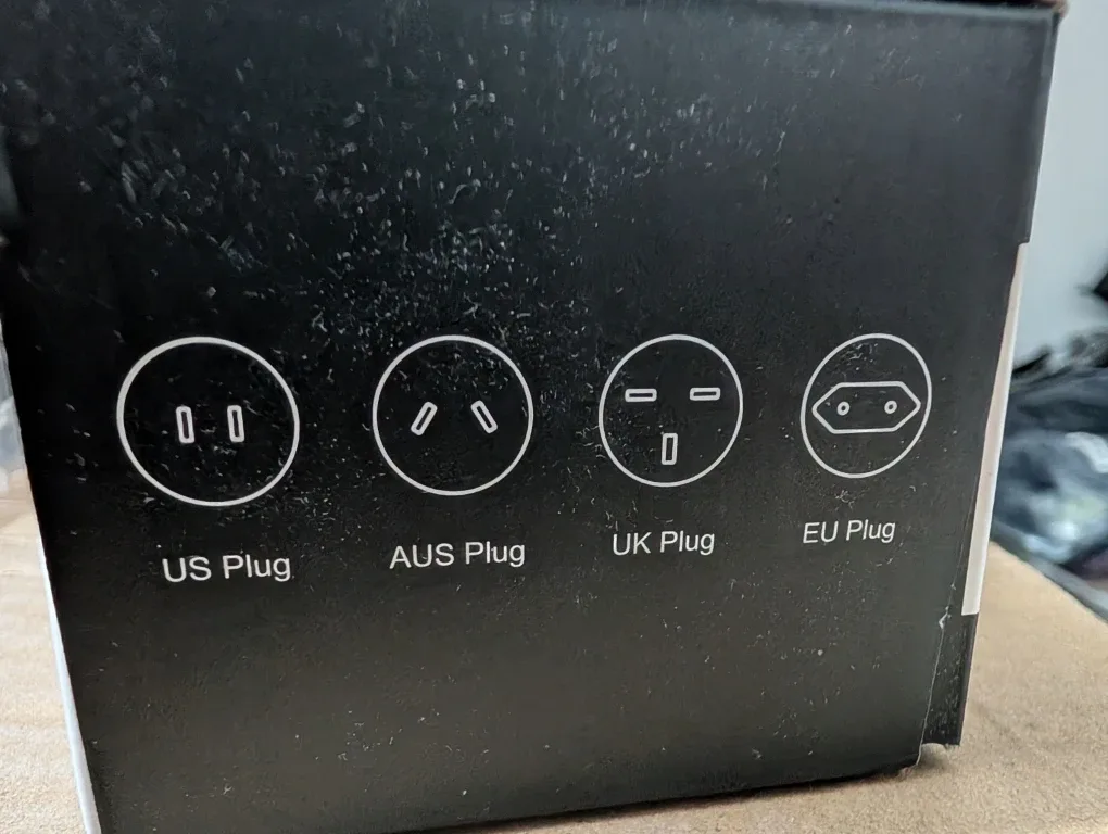 New Viyafit Travel Adapter SL-199-3U-T image indicator(2)