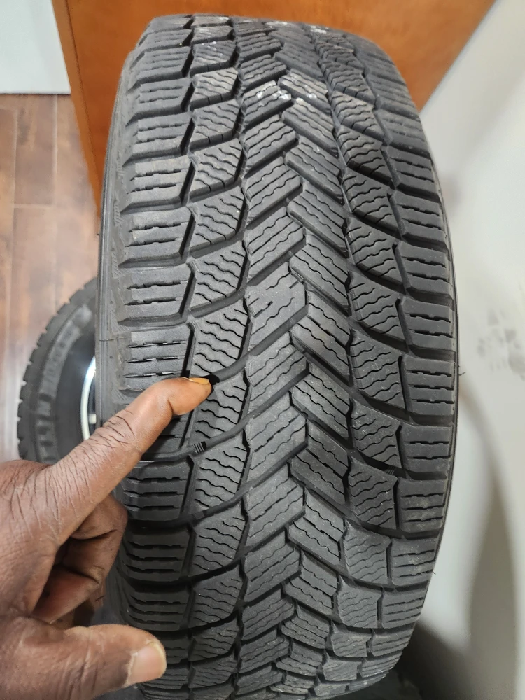 Michelin X-Ice Snow Tires 215/60R16 with RTX Rims - photo 3