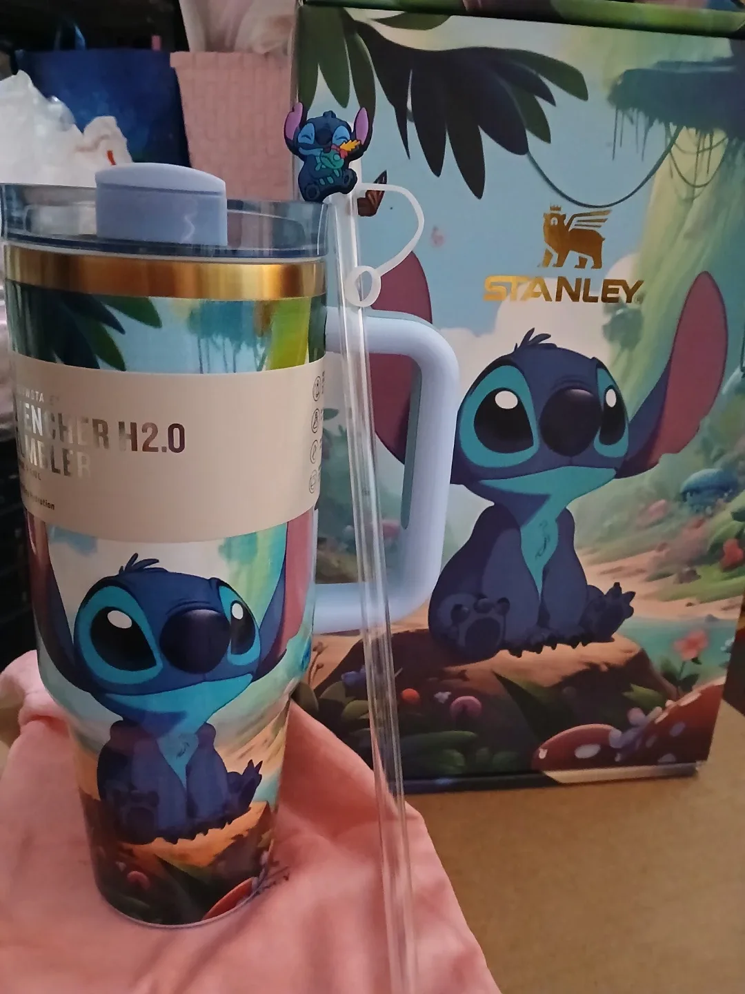 Stanley x Disney Stitch Quencher H2.0 42oz Tumbler image indicator(2)