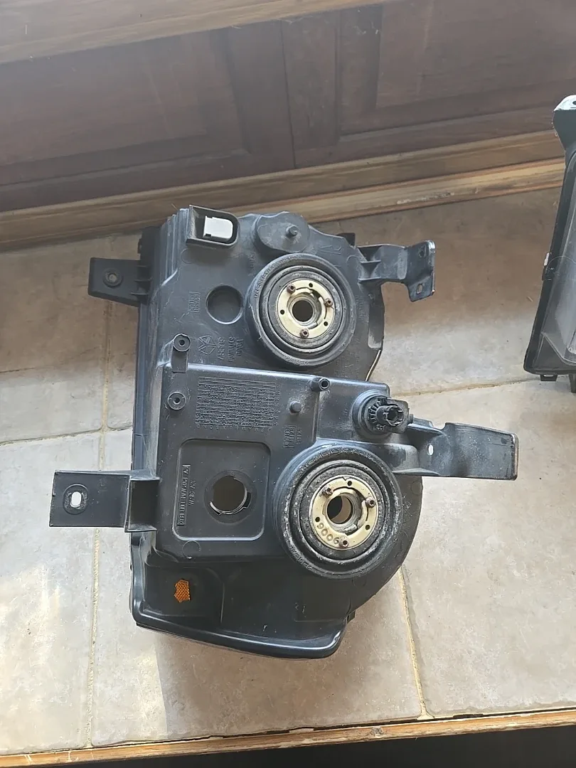 2005-2010 WK Jeep Grand Cherokee Headlight Pair image indicator(4)