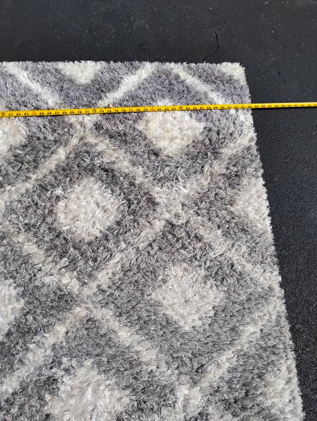 Gray & White Shag Rug (5' x 7') image indicator(7)