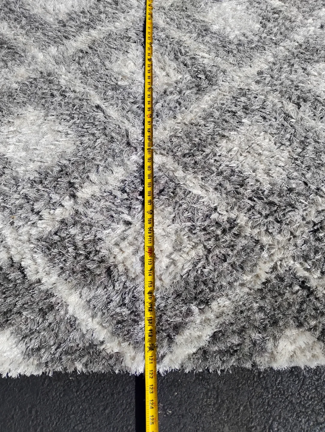 Gray & White Shag Rug (5' x 7') image indicator(8)