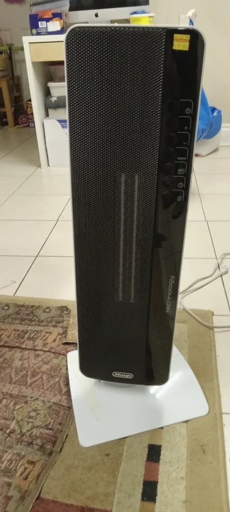 DeLonghi Ceramic Technology Tower Heater