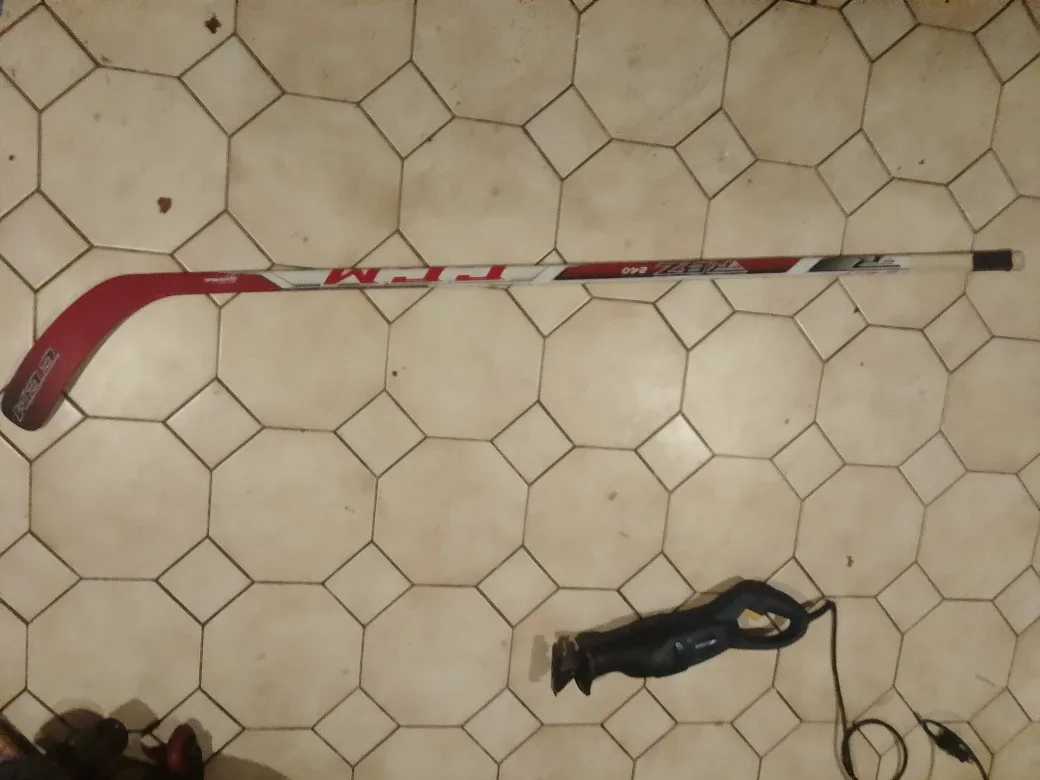 CCM Ribcor 240 Hockey Stick image indicator(3)