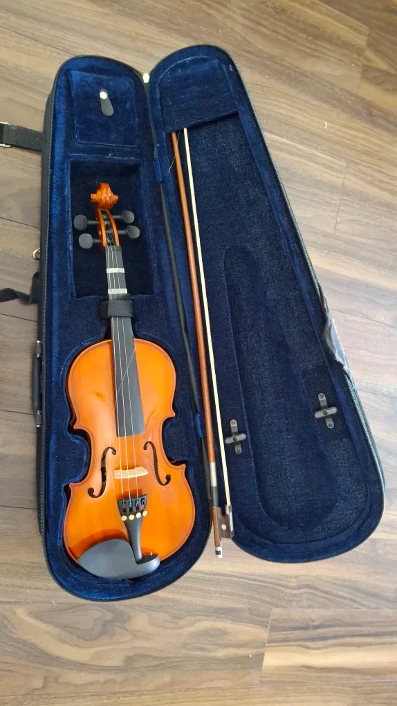 KRaiser Violin with Case and Bow image indicator(2)