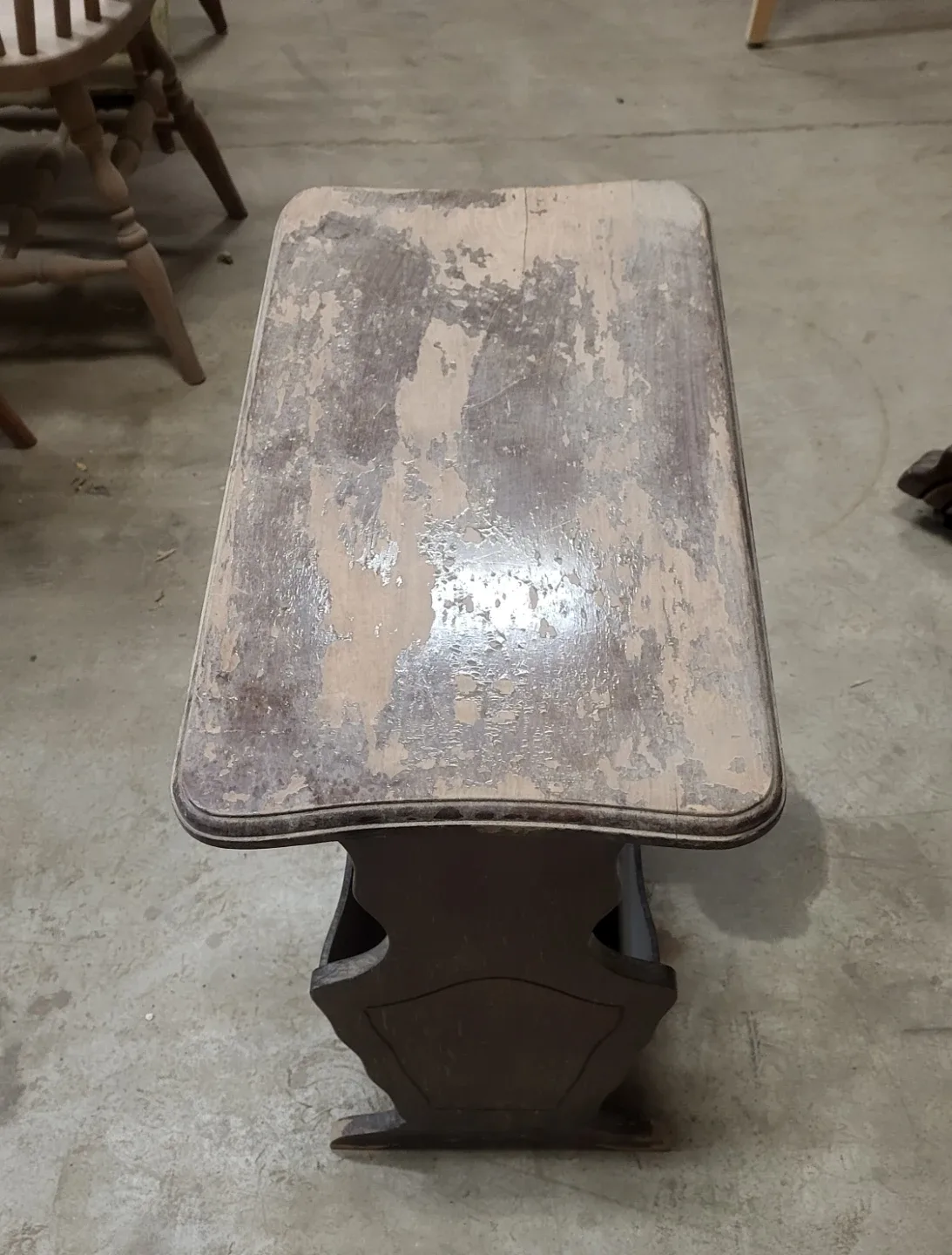 Vintage Brown Magazine Table image indicator(3)