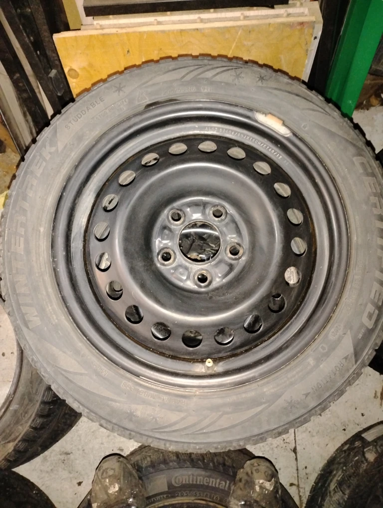 Set of 4 on rims Continental Winter Tires 205/55 R16