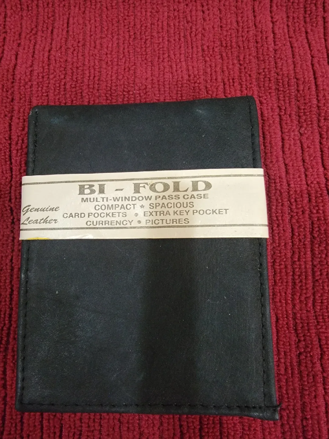 Genuine Leather Bi-Fold Multi-Window Pass Case thumbnail