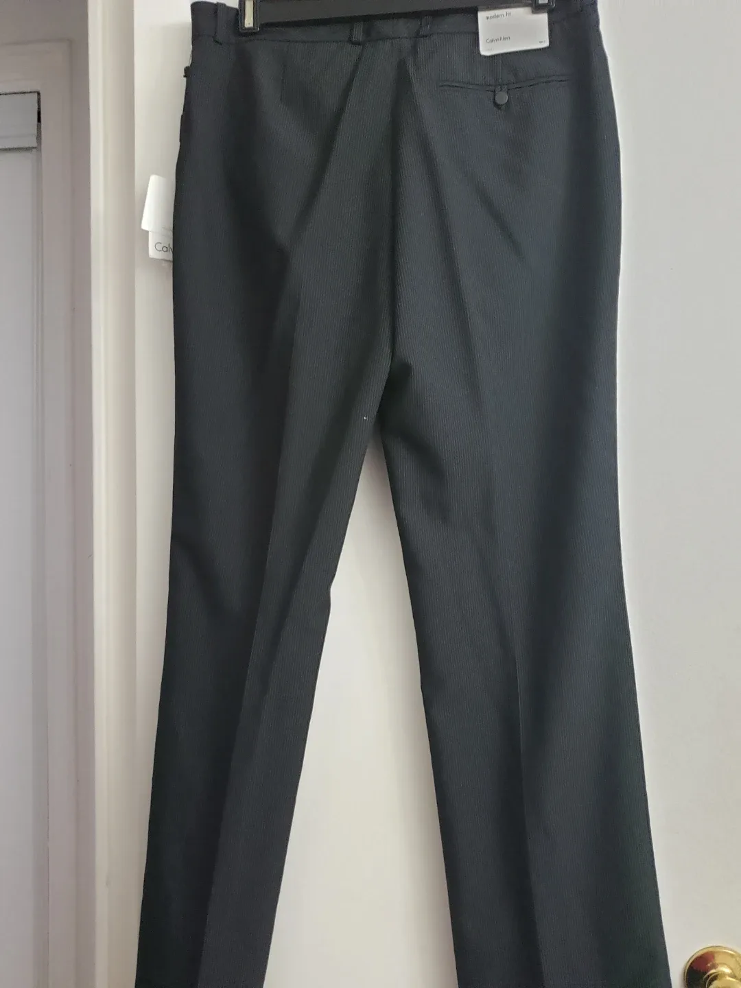 Liz Claiborne Petite Black Pants - Size 8 image indicator(6)