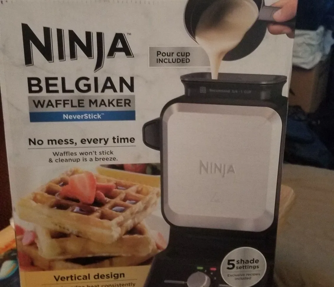 Ninja Neverstick Belgian Waffle Maker - Like New!