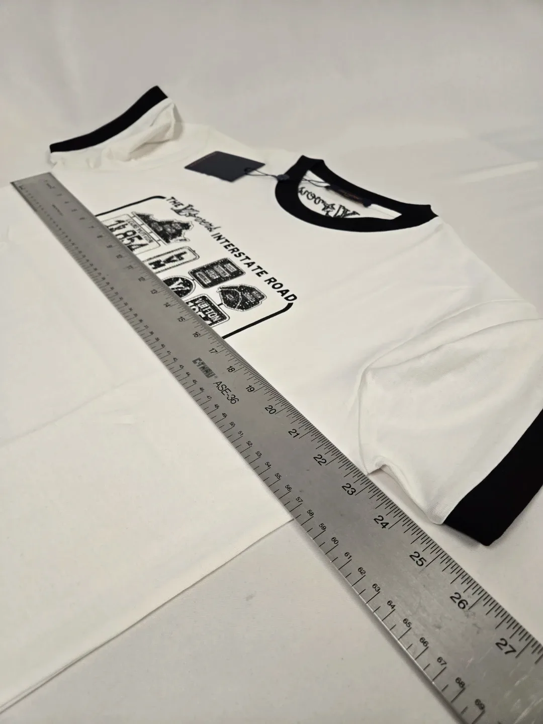 LOUIS VUITTON tee - size small image indicator(7)