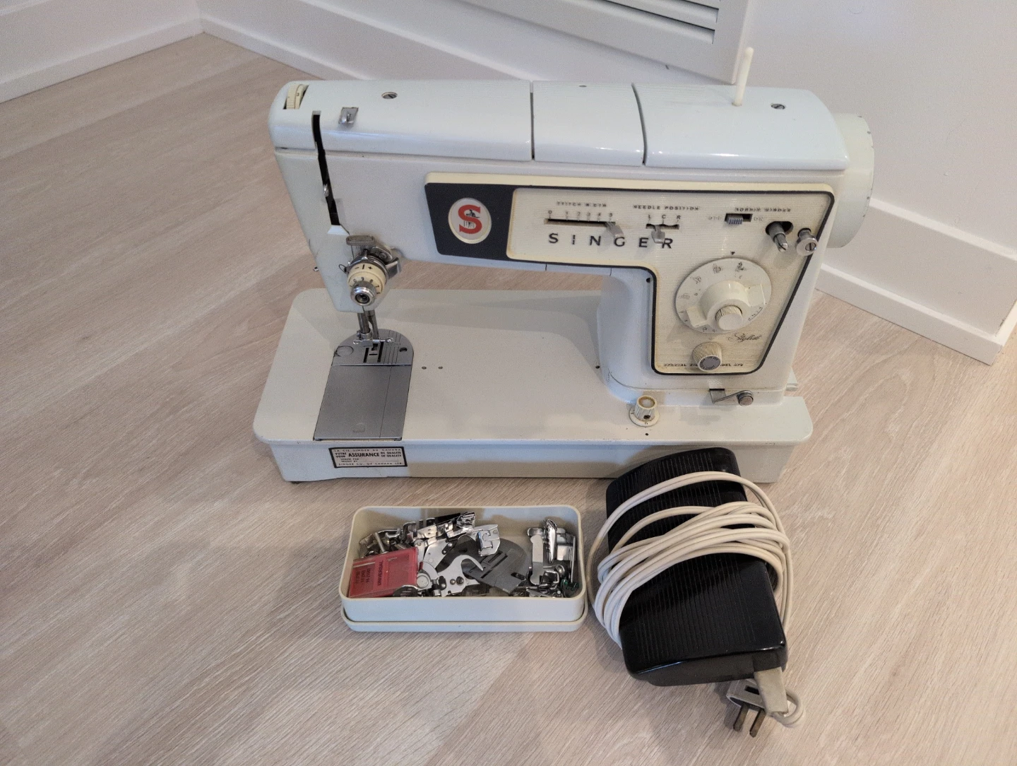 Singer Stylist 478 Sewing Machine
