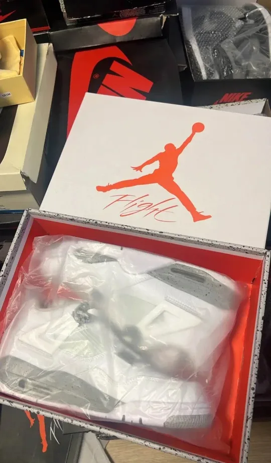 Air Jordan 4 Retro White Oreo image indicator(10)