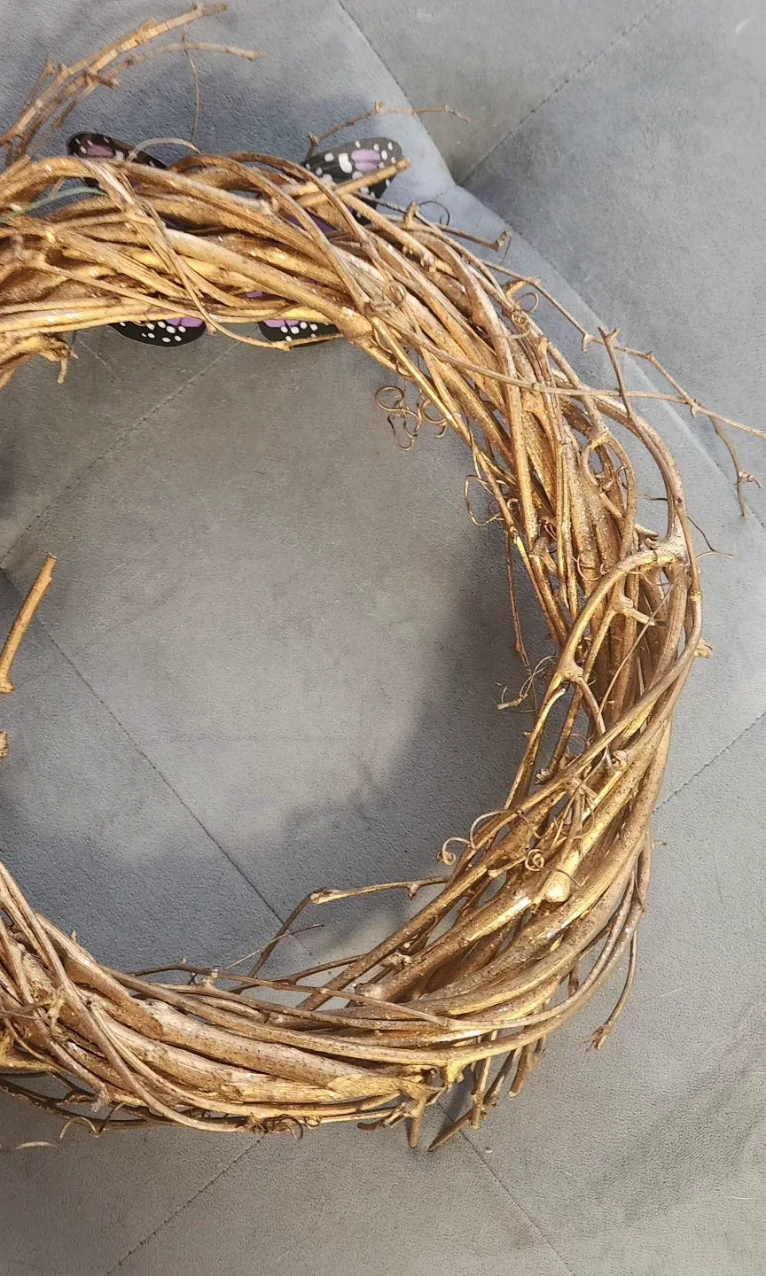 Gold Branch Wreath with Butterfly Decor image indicator(6)