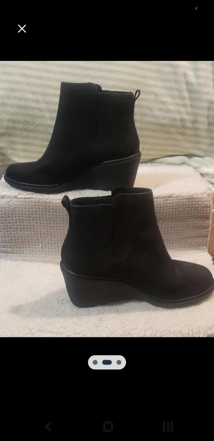 Timberland Black Wedge Ankle Boots thumbnail