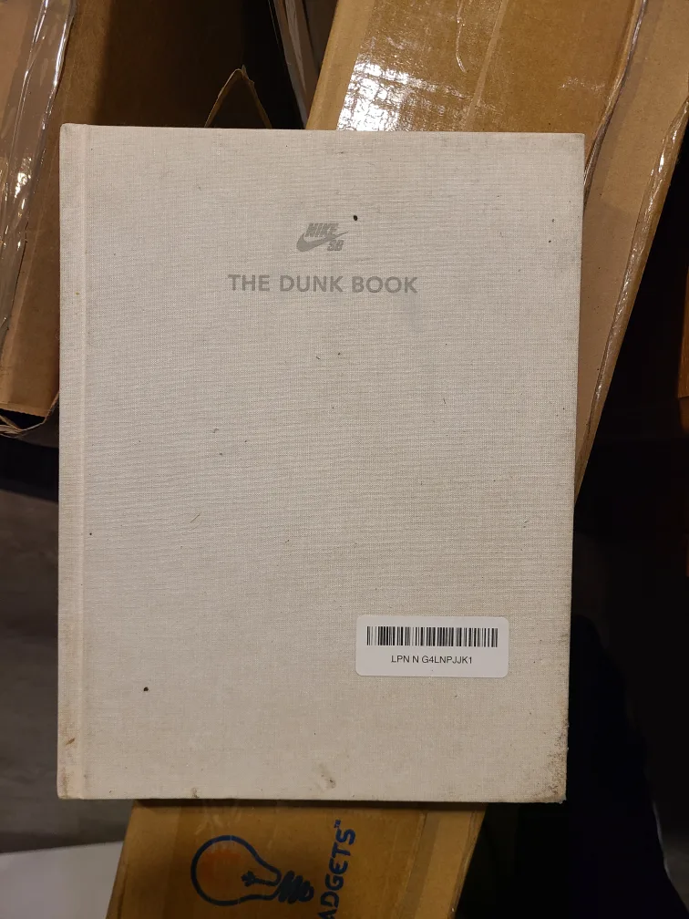 Nike SB The Dunk Book image indicator(3)